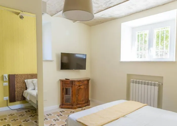 Apartment Romantica With Dehors Near San Giovanni